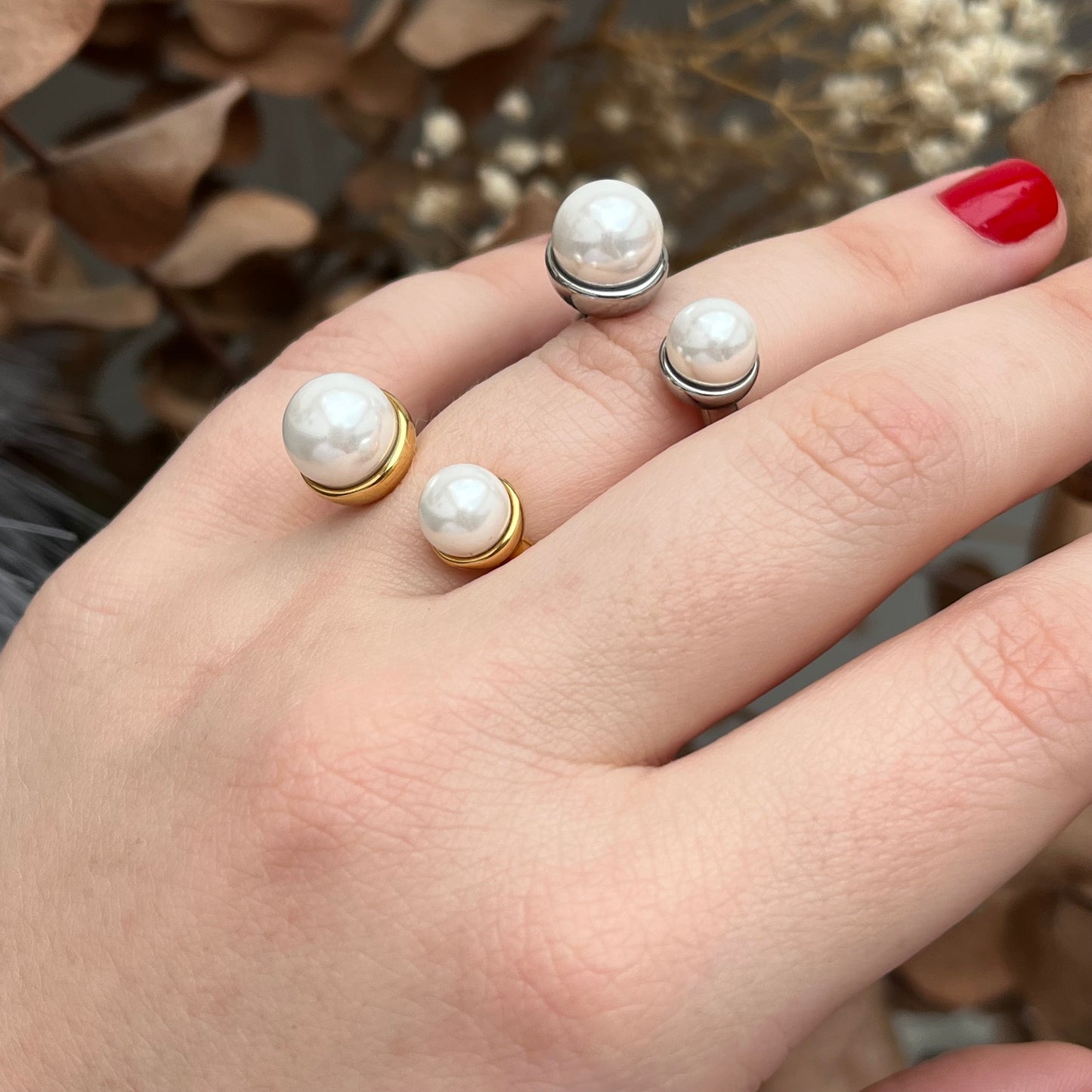 Masivní perlový pozlacený prstýnek