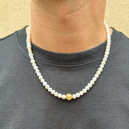 Šperky muži perla říční, Perla pro muže, Perlový náhrdelník pro může, Perlové náhrdelníky pro muže, Pánské perly na krk, Panský perlový náhrdelník, Panský pravý perlový náhrdelník, Perlový náhrdelník bižuterie, Perlový náhrdelník z mořských perel, Perlový náhrdelník choker, perlové šperky, Sladkovodní perly, Mořské perly, Pravé říční perly, Říční perly, Zlaté šperky s perlou, Sladkovodní perly, Pánské náhrdelníky, pánské šperky, pánský náhrdelník